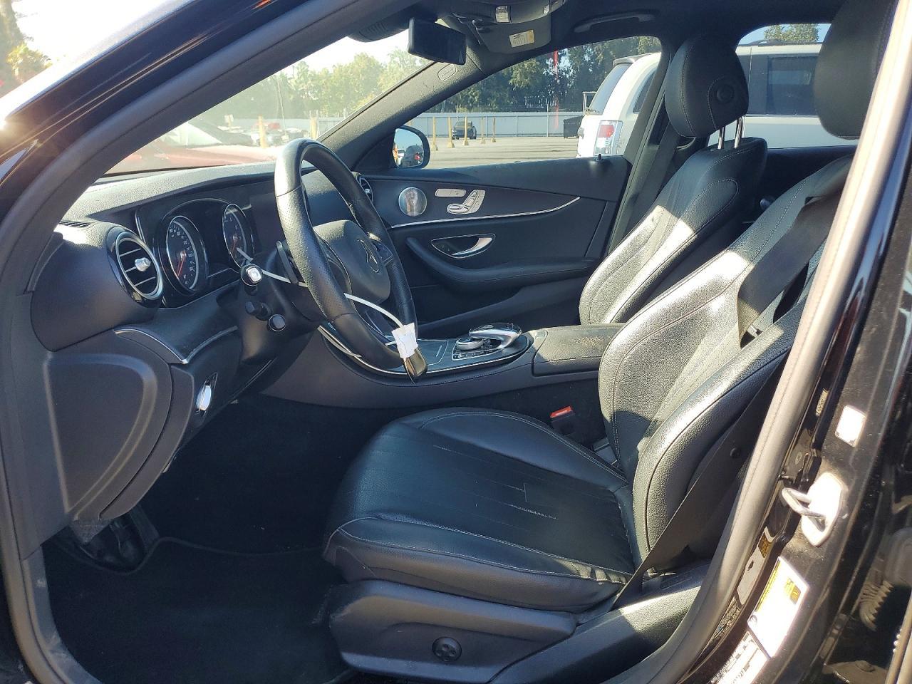 2018 Mercedes-Benz E 300 - Фото 7