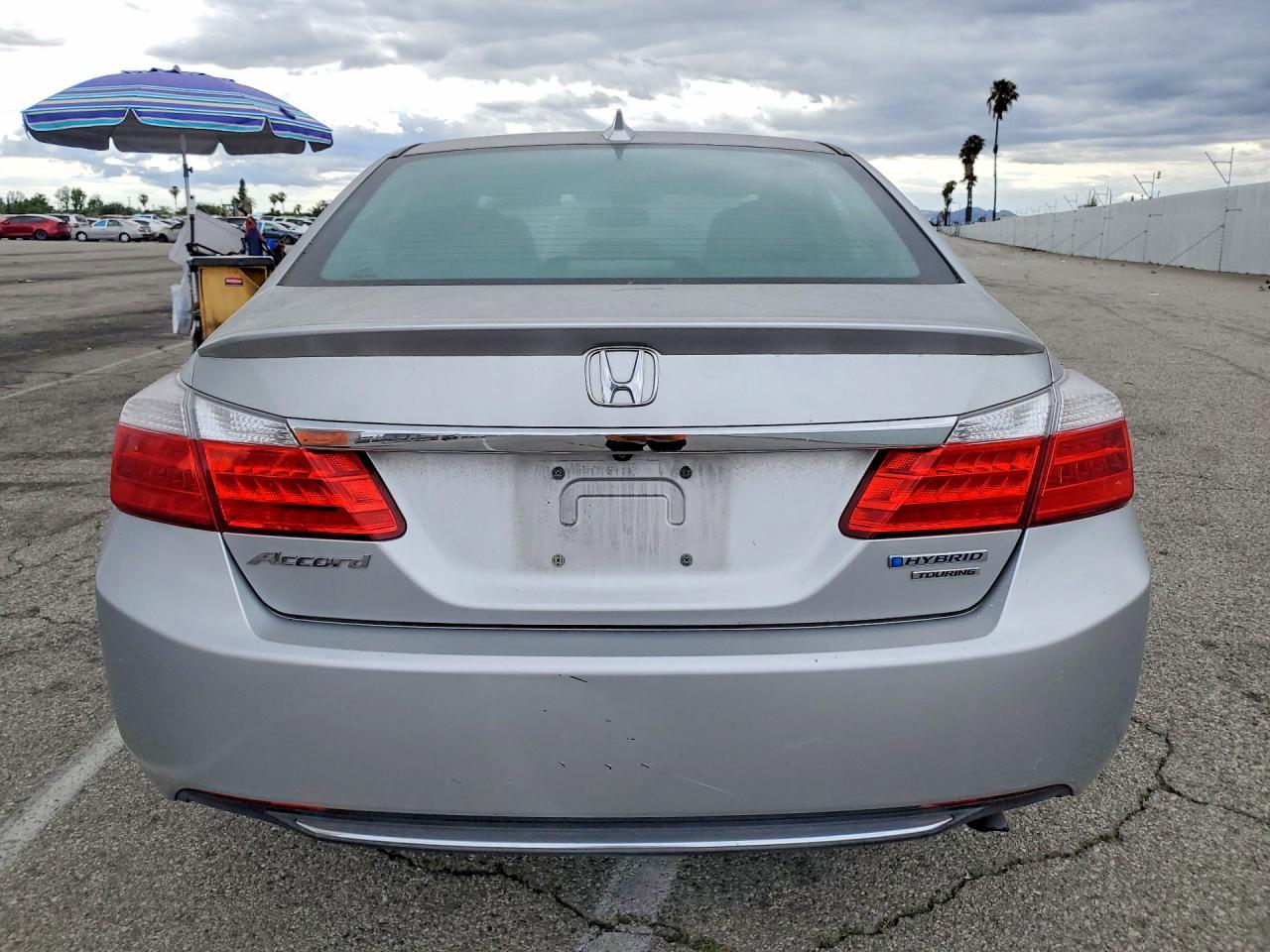 2014 Honda Accord Touring Hybrid - Image 6