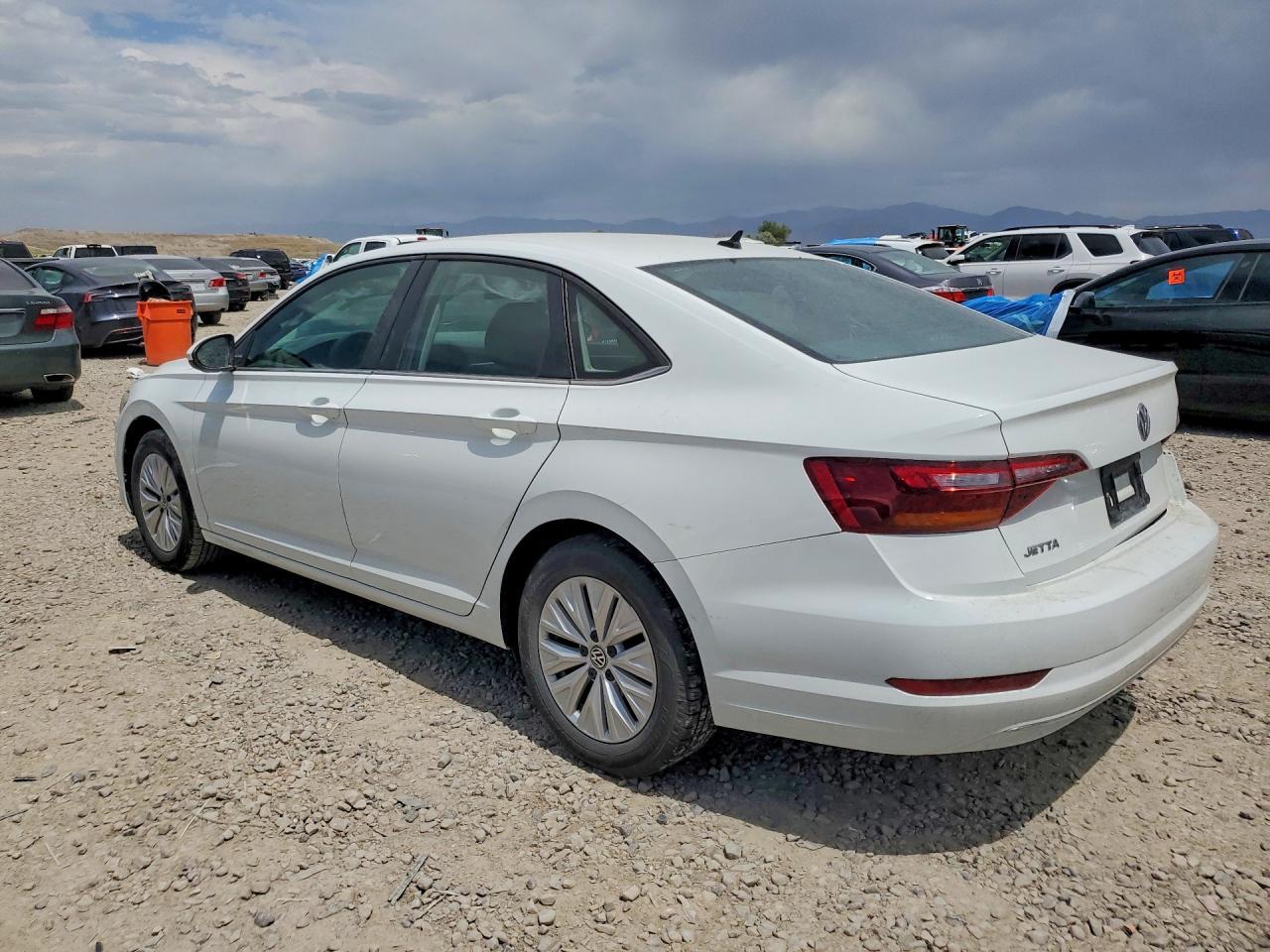 2019 Volkswagen Jetta S - Фото 2