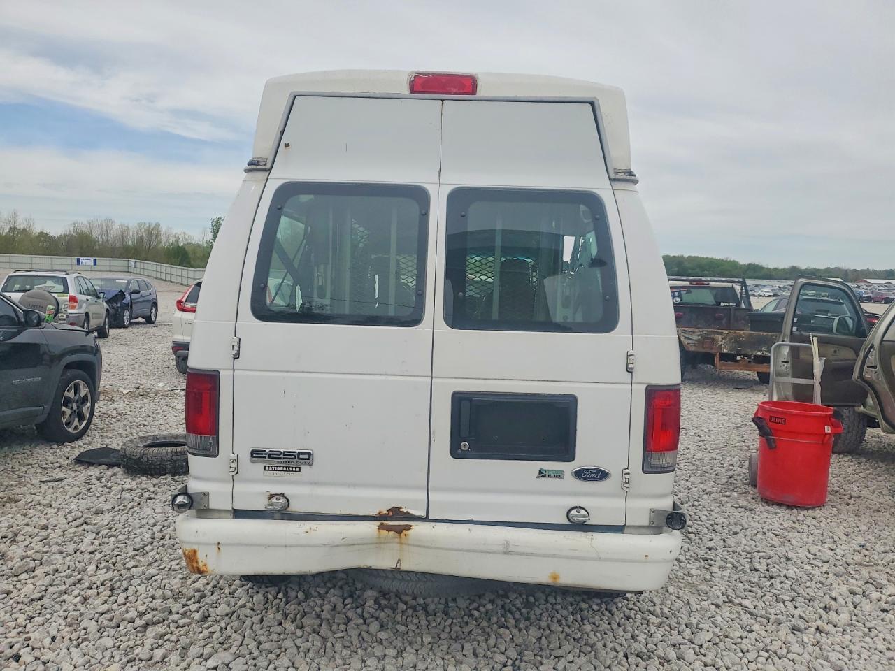2009 Ford Econoline E250 Van - Image 6
