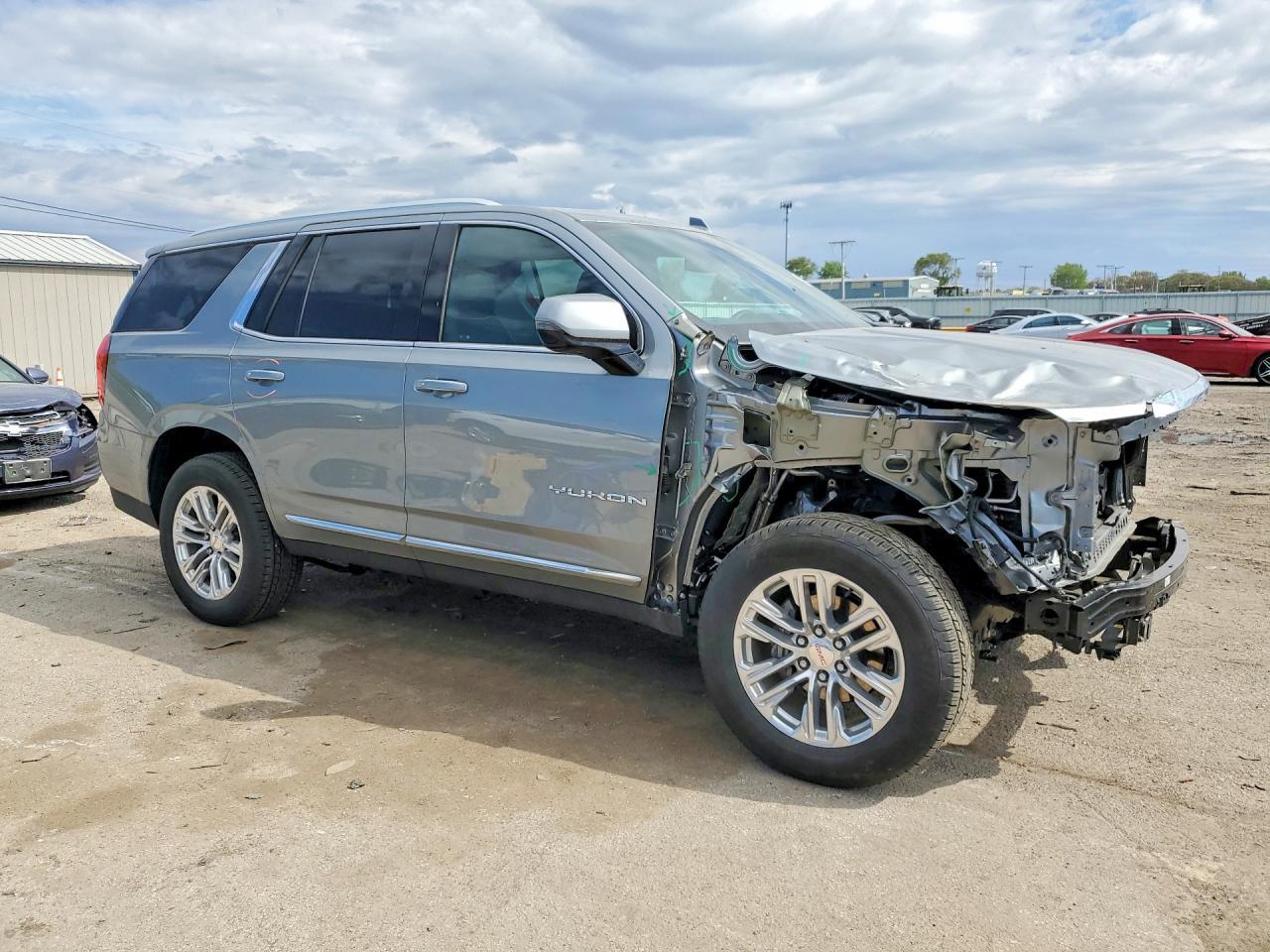 2024 GMC Yukon Slt - Image 4