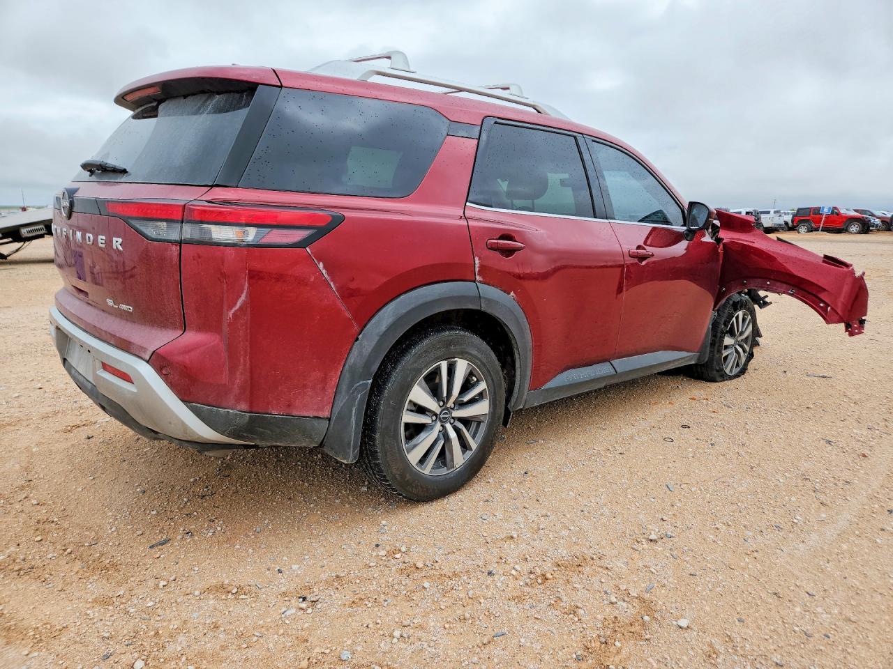 2025 Nissan Pathfinder Sl - Image 3