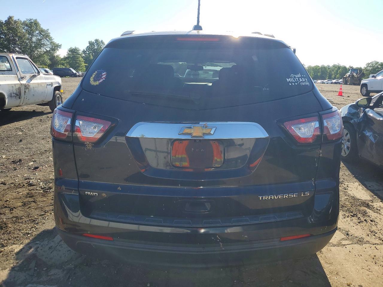 2016 Chevrolet Traverse Ls - Фото 6