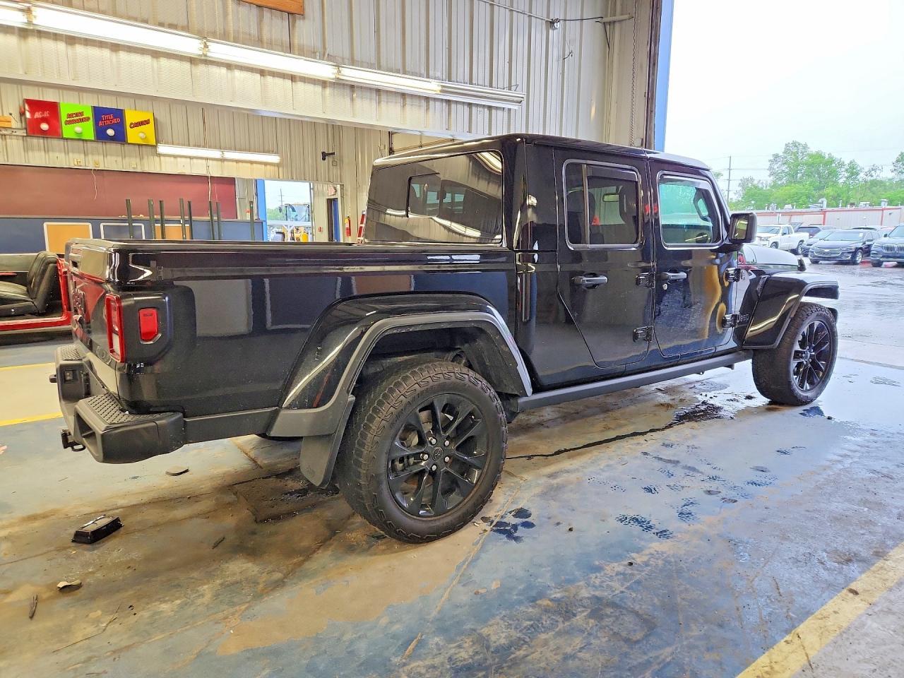 2025 Jeep Gladiator Sport - Image 3