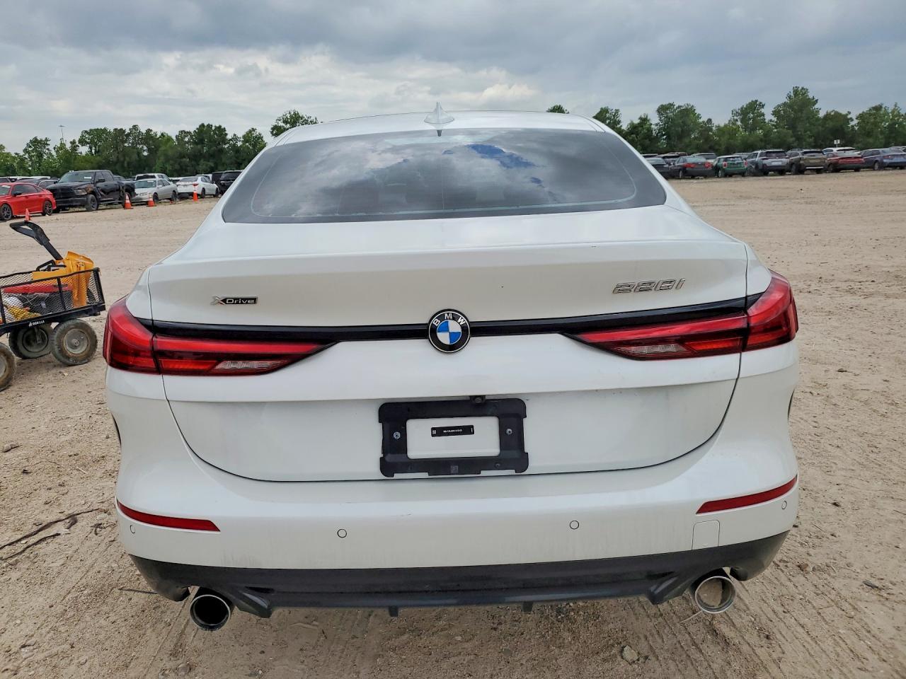 2024 BMW 228Xi - Фото 6