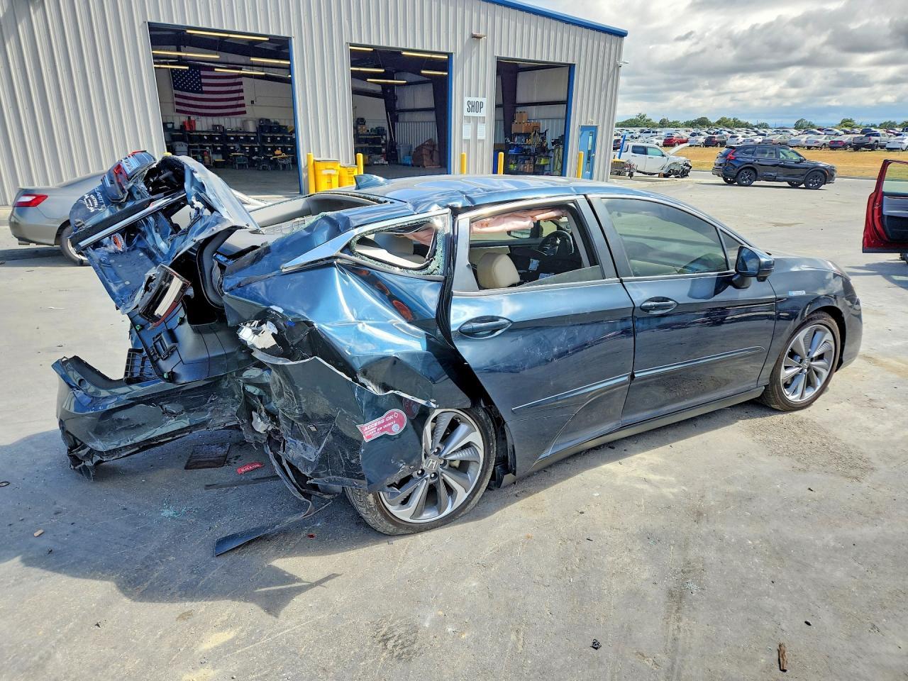 2018 Honda Clarity Touring - Image 3