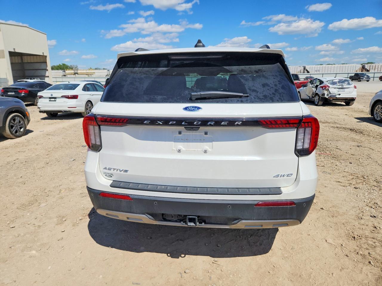 2025 Ford Explorer Active - Image 6
