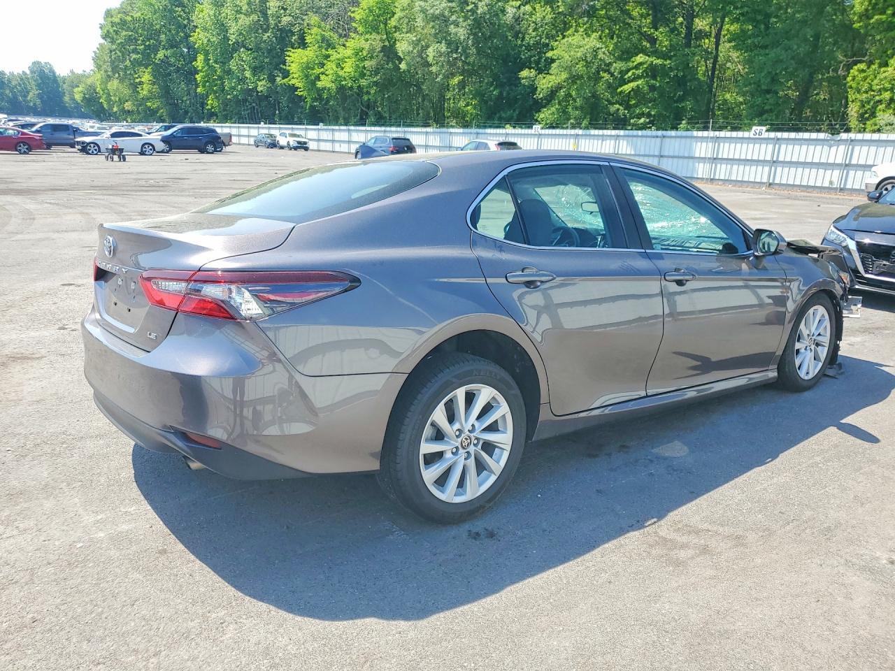 2022 Toyota Camry Le - Image 3