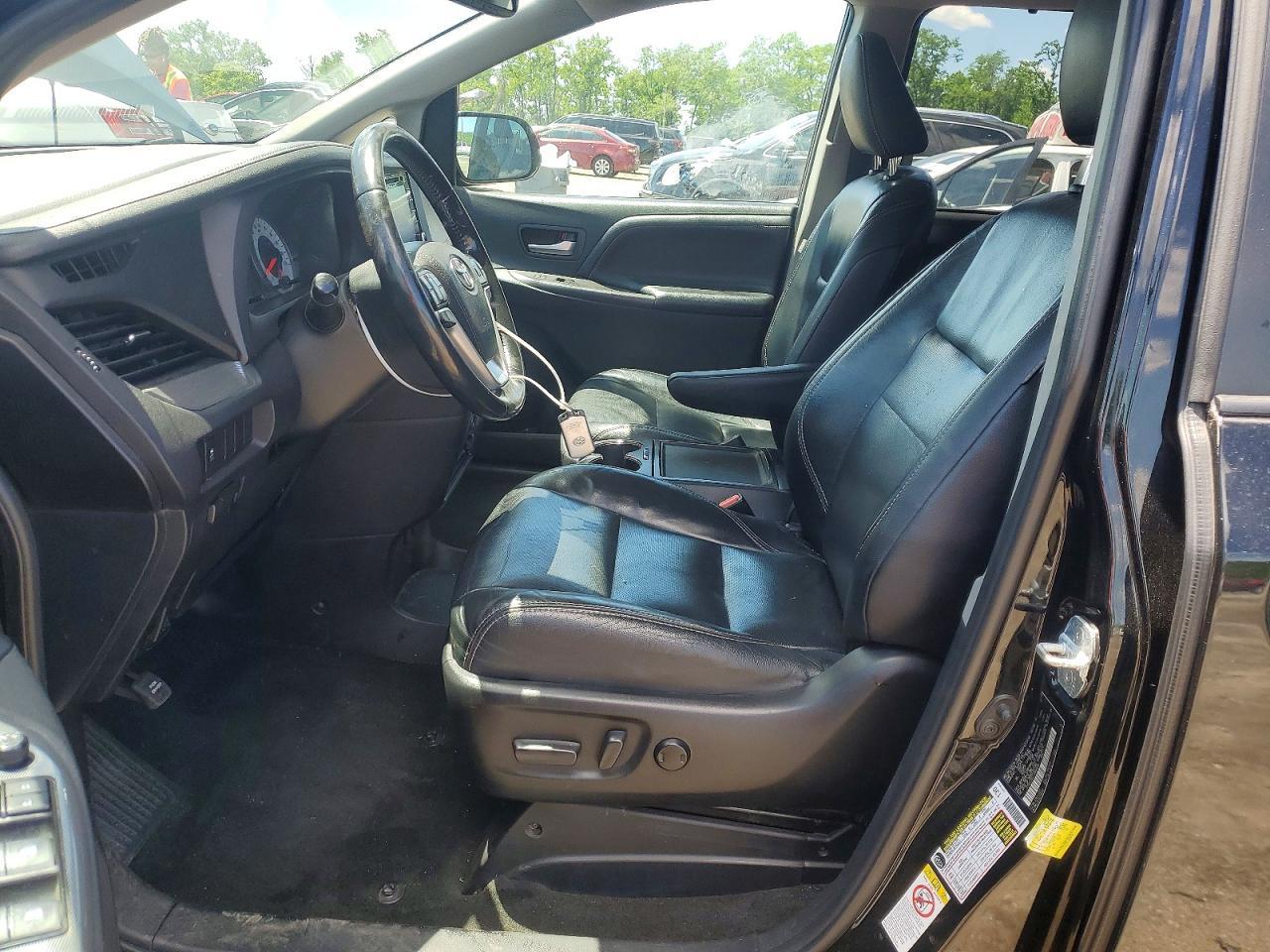 2018 Toyota Sienna Se Premium 8-Passenger - Фото 7