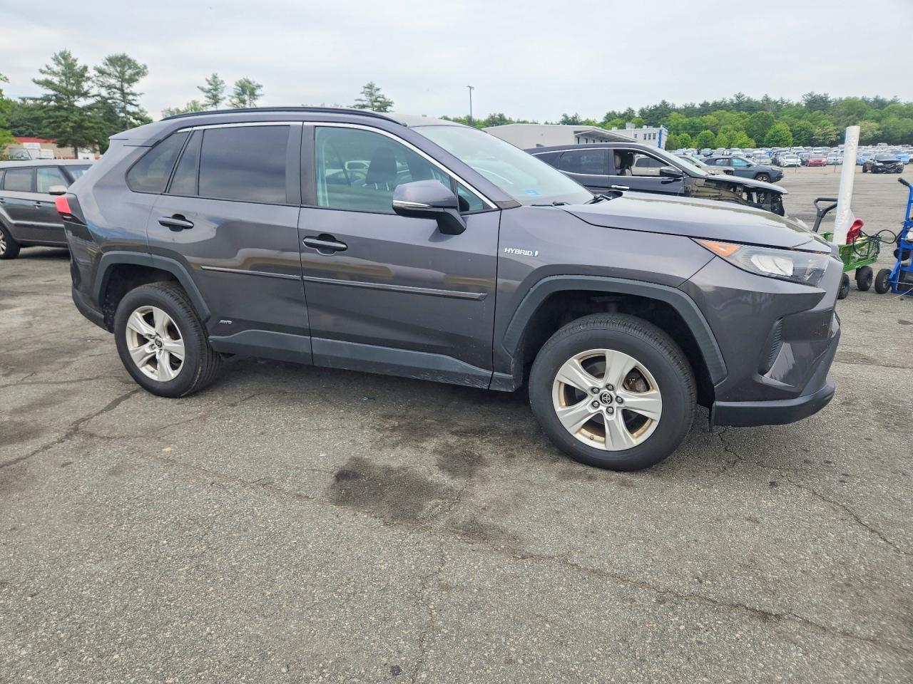 2021 Toyota Rav4 Le - Image 4