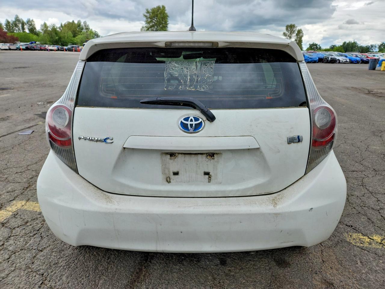 2013 Toyota Prius C Two - Image 6