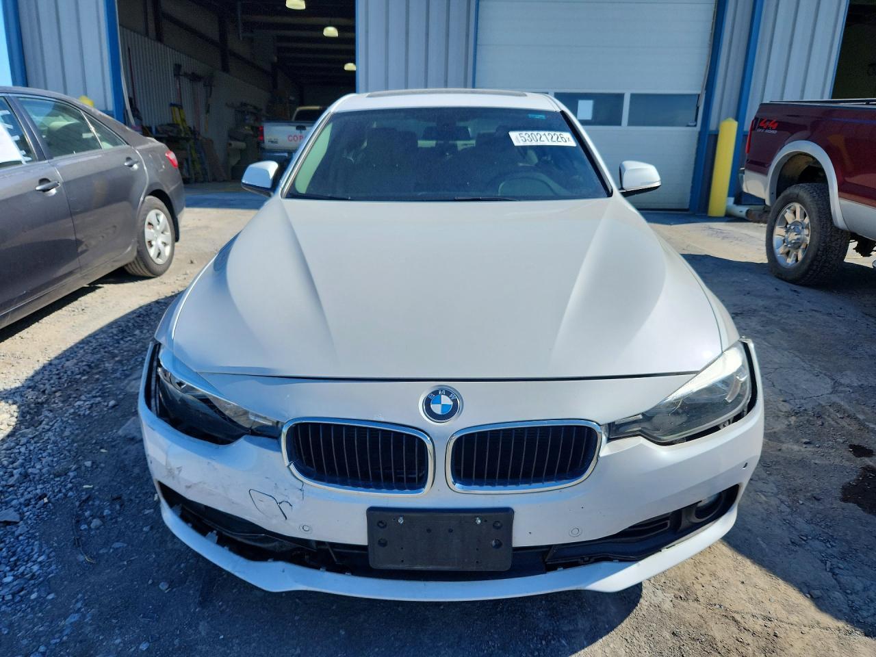 2016 BMW 320 Xi - Фото 5