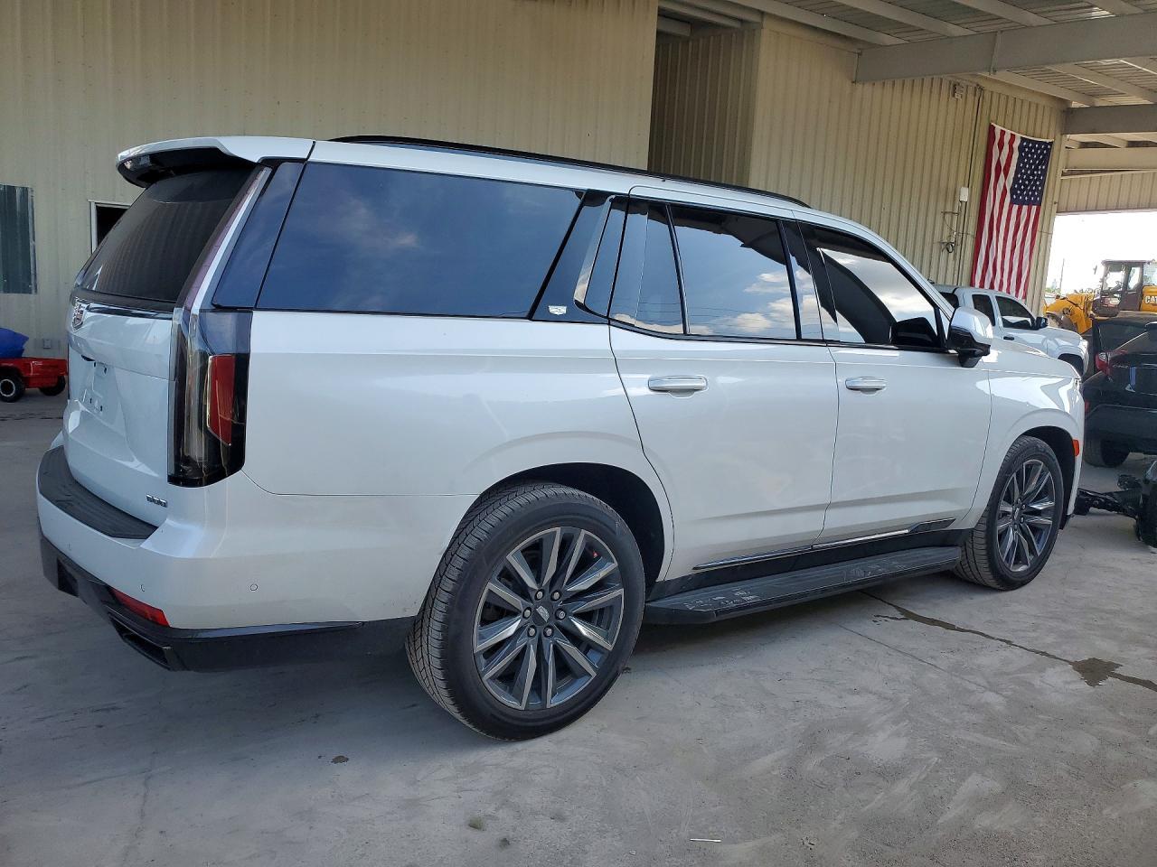 2022 Cadillac Escalade Sport - Фото 3