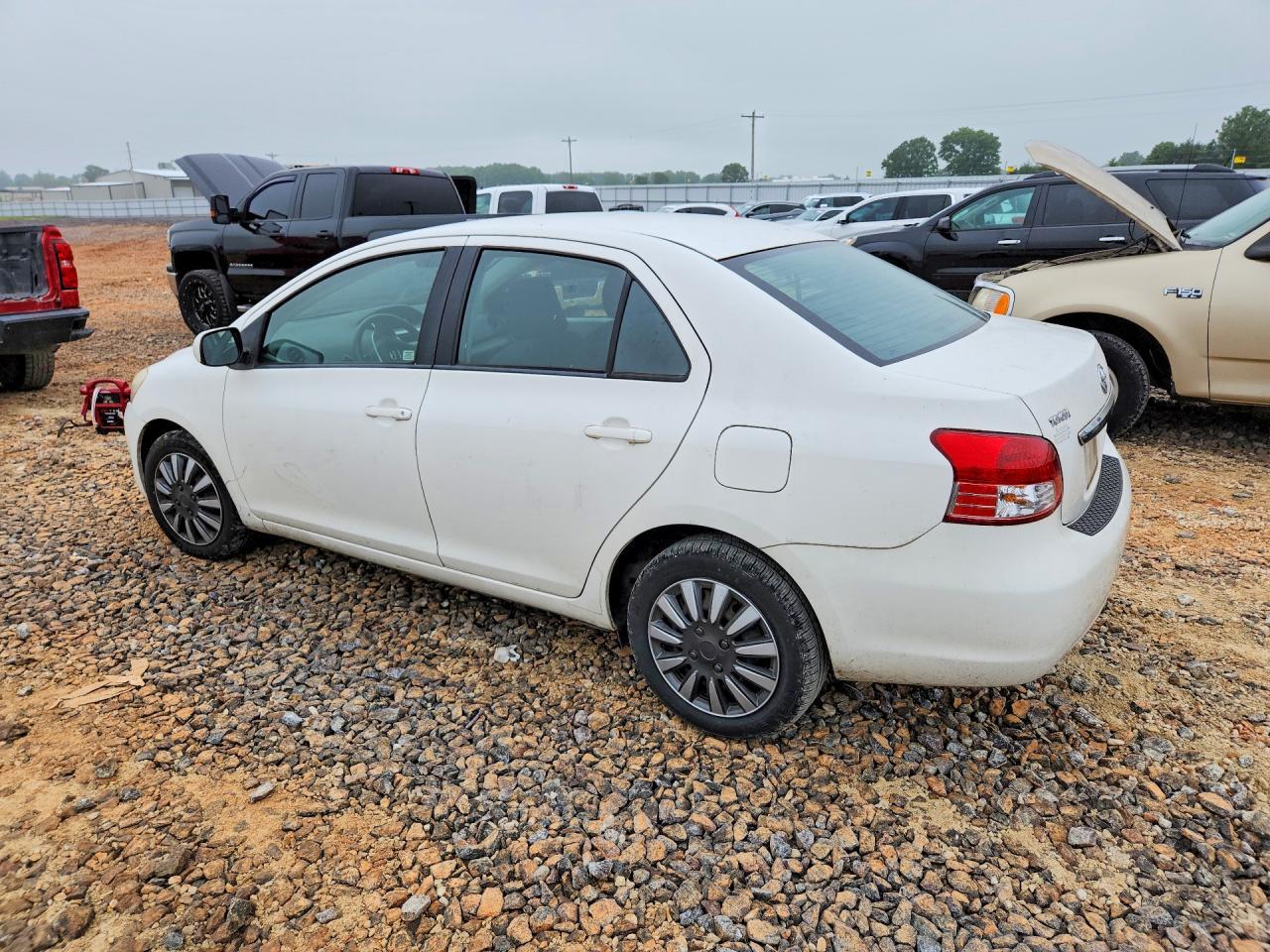 2009 Toyota Yaris Base - Фото 2