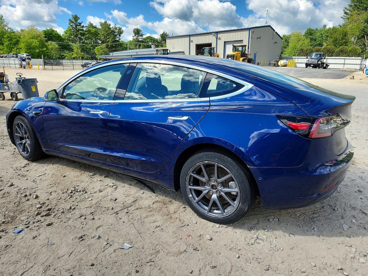 2018 Tesla Model 3 - Image 2