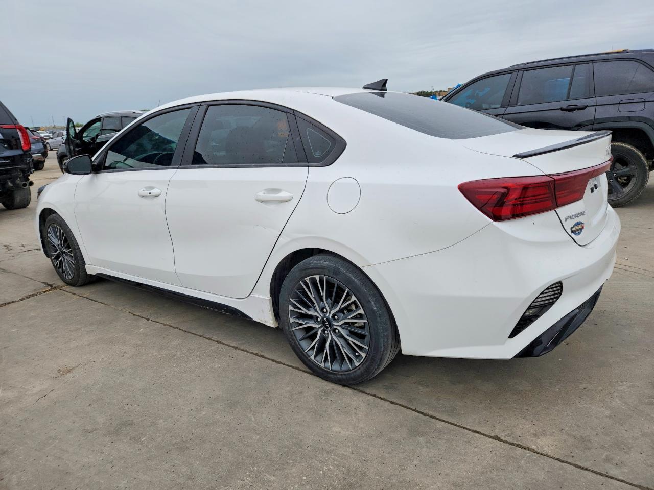 2023 Kia Forte Gt Line - Фото 2