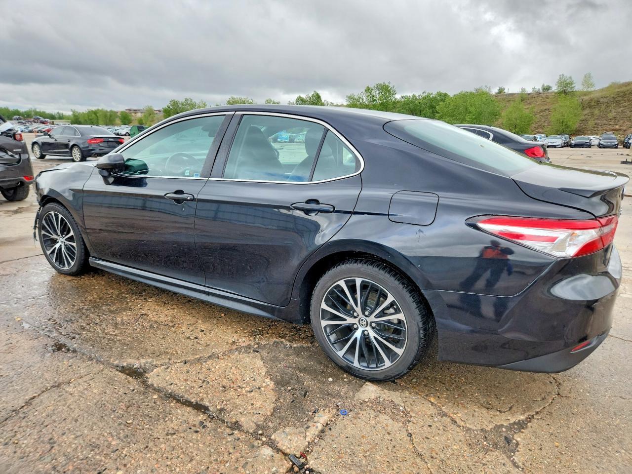 2018 Toyota Camry Se - Фото 2