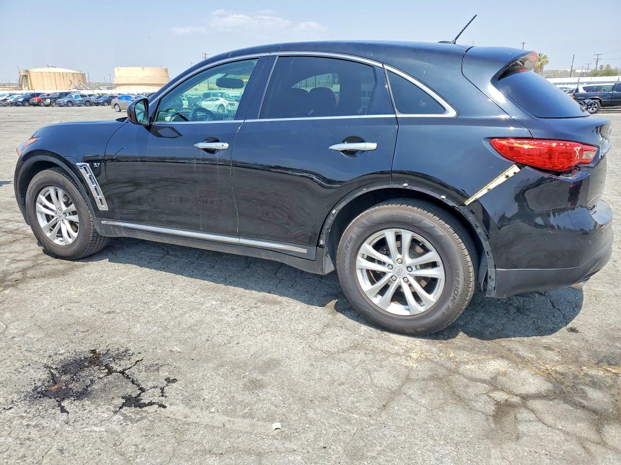 2017 Infiniti Qx70 Base - Фото 2