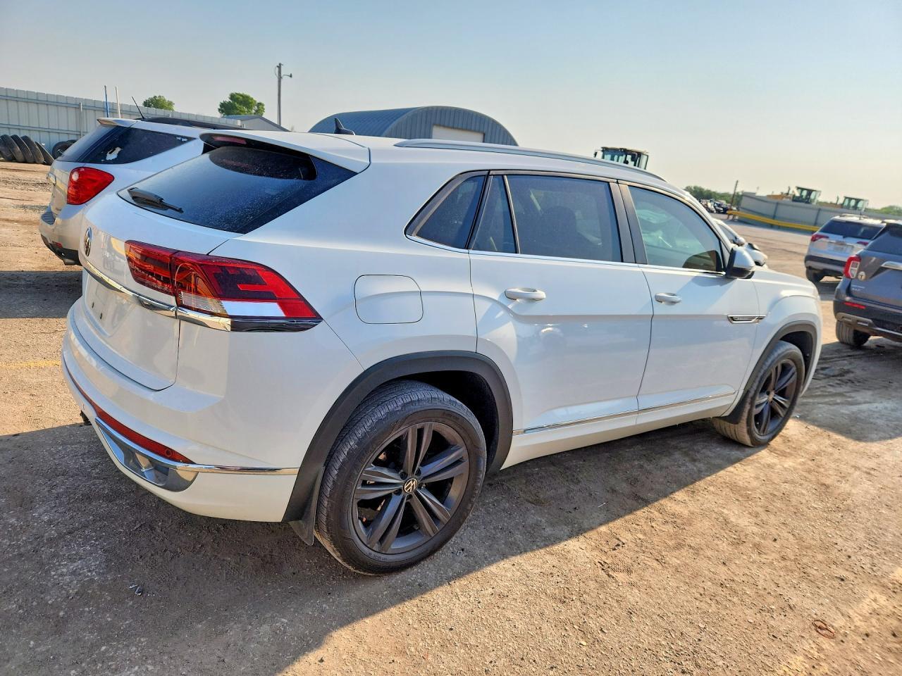 2020 Volkswagen Atlas Cross Sport Se - Image 3