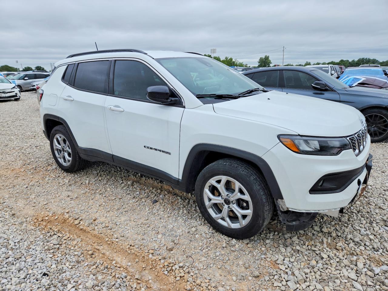 2025 Jeep Compass Latitude - Image 4