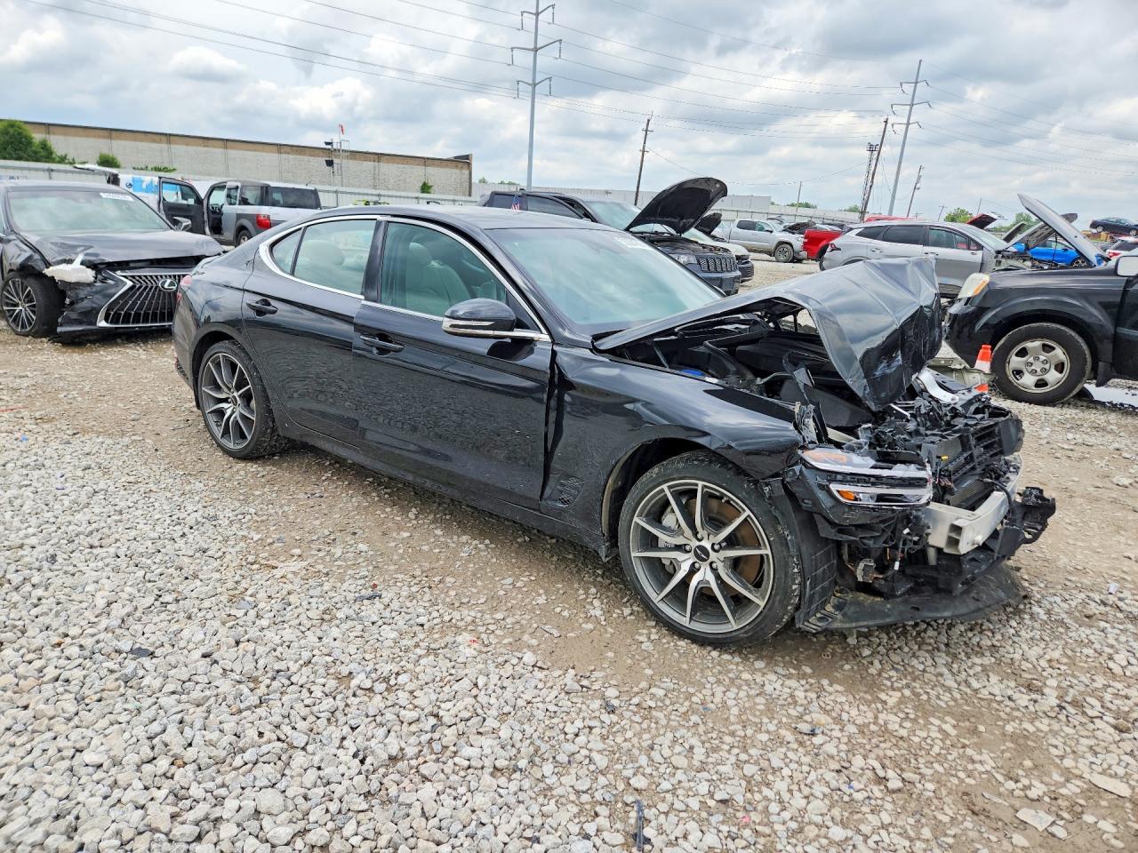 2025 Genesis G70 2.5T Standard - Image 4