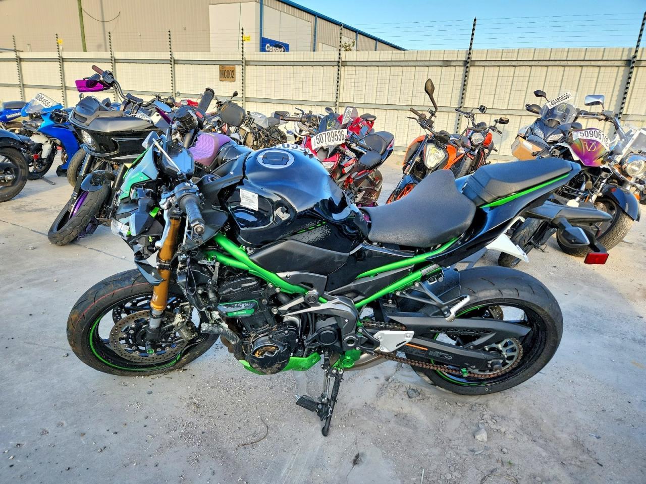 2024 Kawasaki Zr900 M - Фото 3
