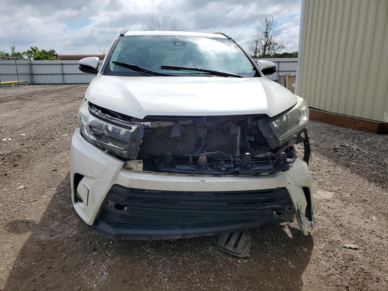 2018 Toyota Highlander Se - Image 5