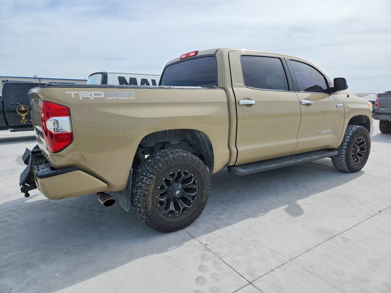 2017 Toyota Tundra Crewmax Limited - Image 3