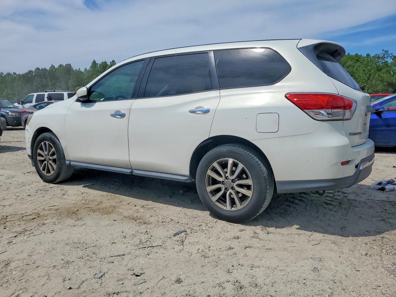 2014 Nissan Pathfinder S - Фото 2