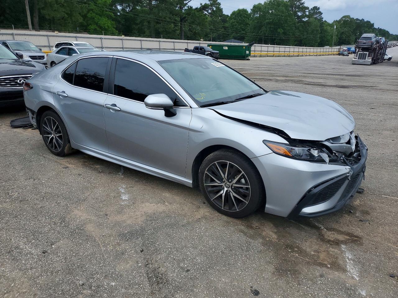2024 Toyota Camry Se - Image 4