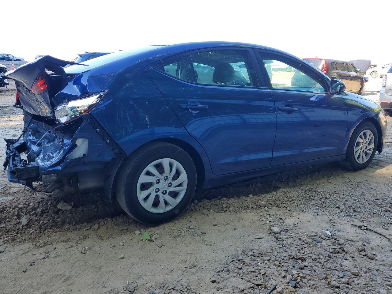 2019 Hyundai Elantra Se - Image 3