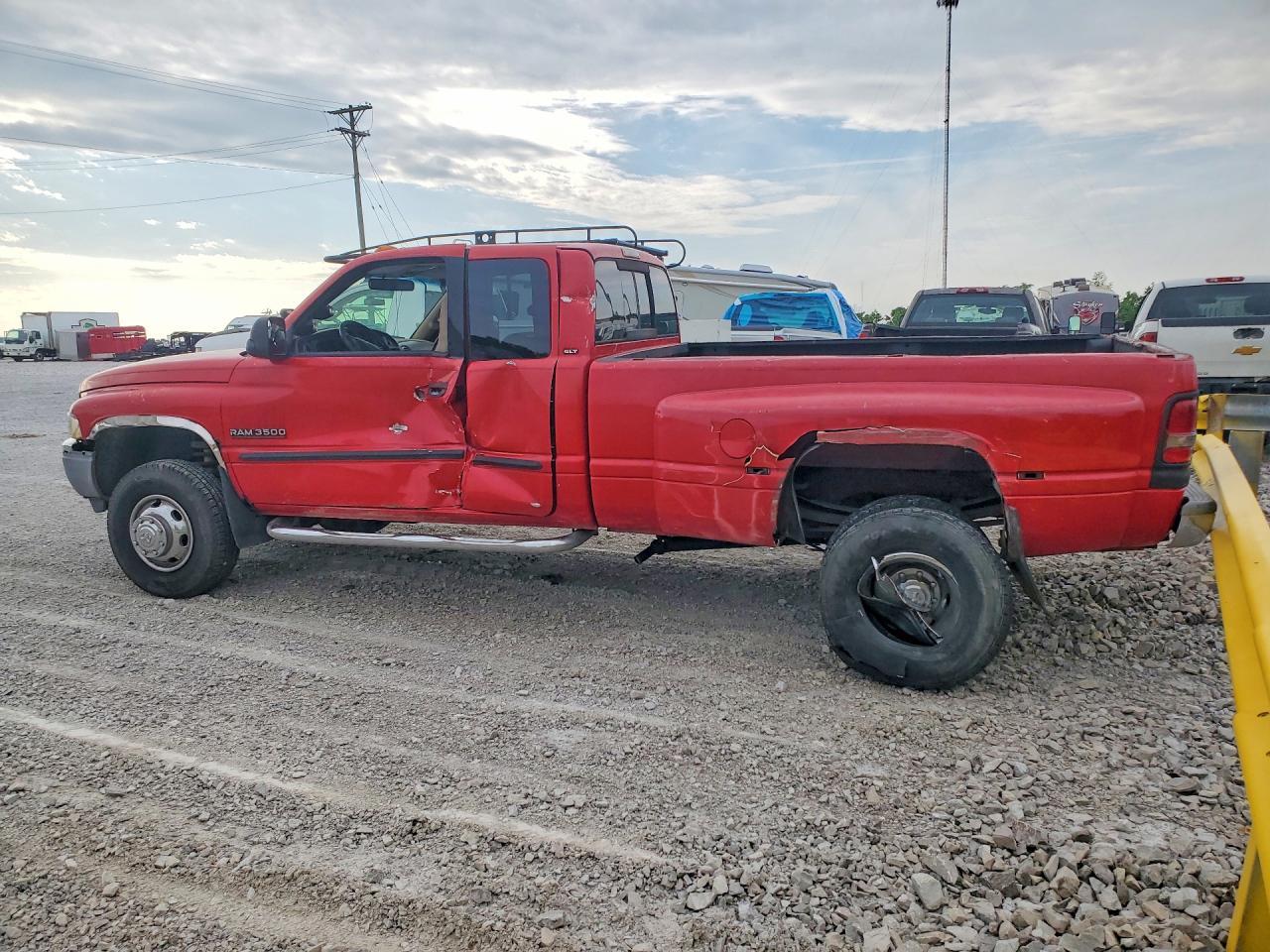 2001 Dodge Ram 3500 - Фото 2
