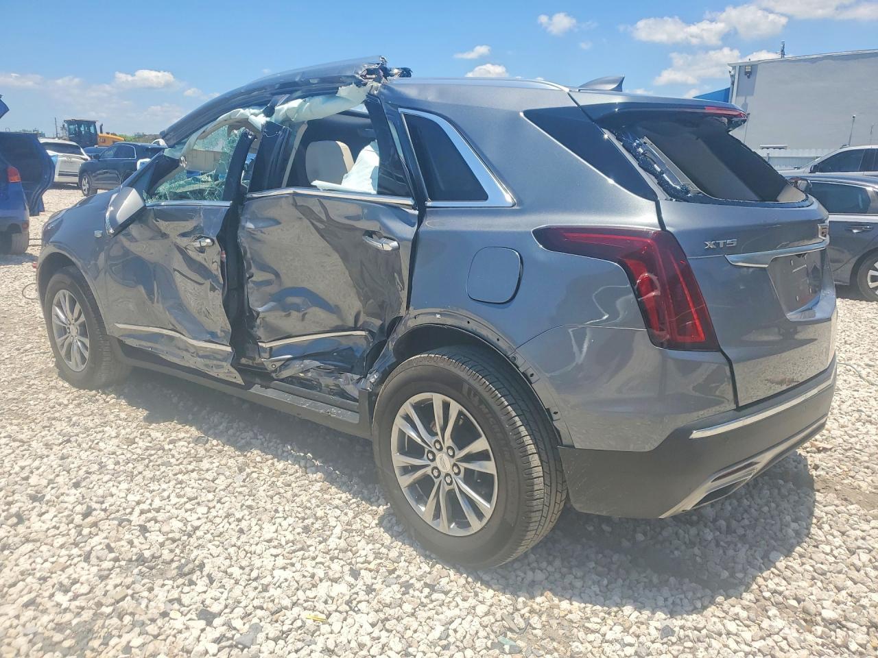 2021 Cadillac Xt5 Premium Luxury - Image 2