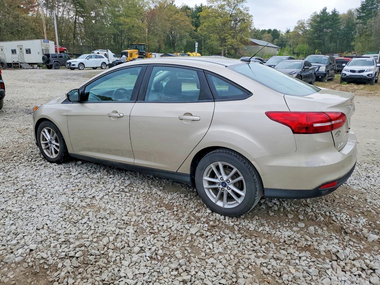 2017 Ford Focus Se - Image 2