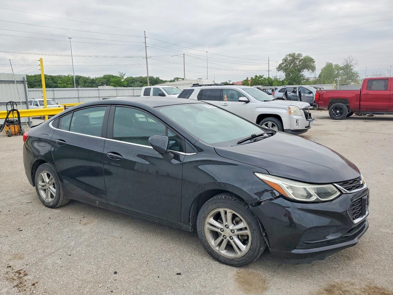 2017 Chevrolet Cruze Lt - Image 4