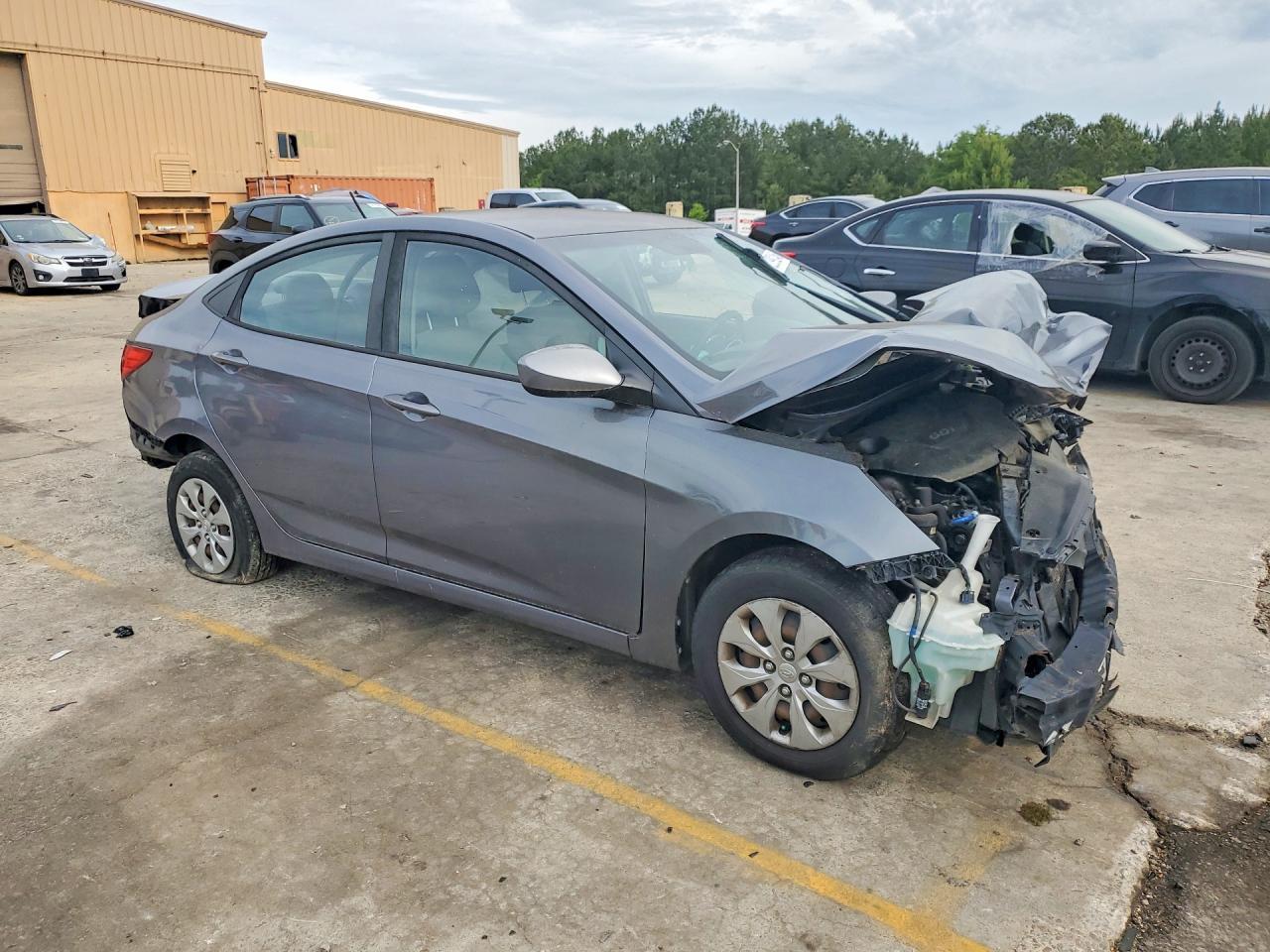 2017 Hyundai Accent Se - Фото 4