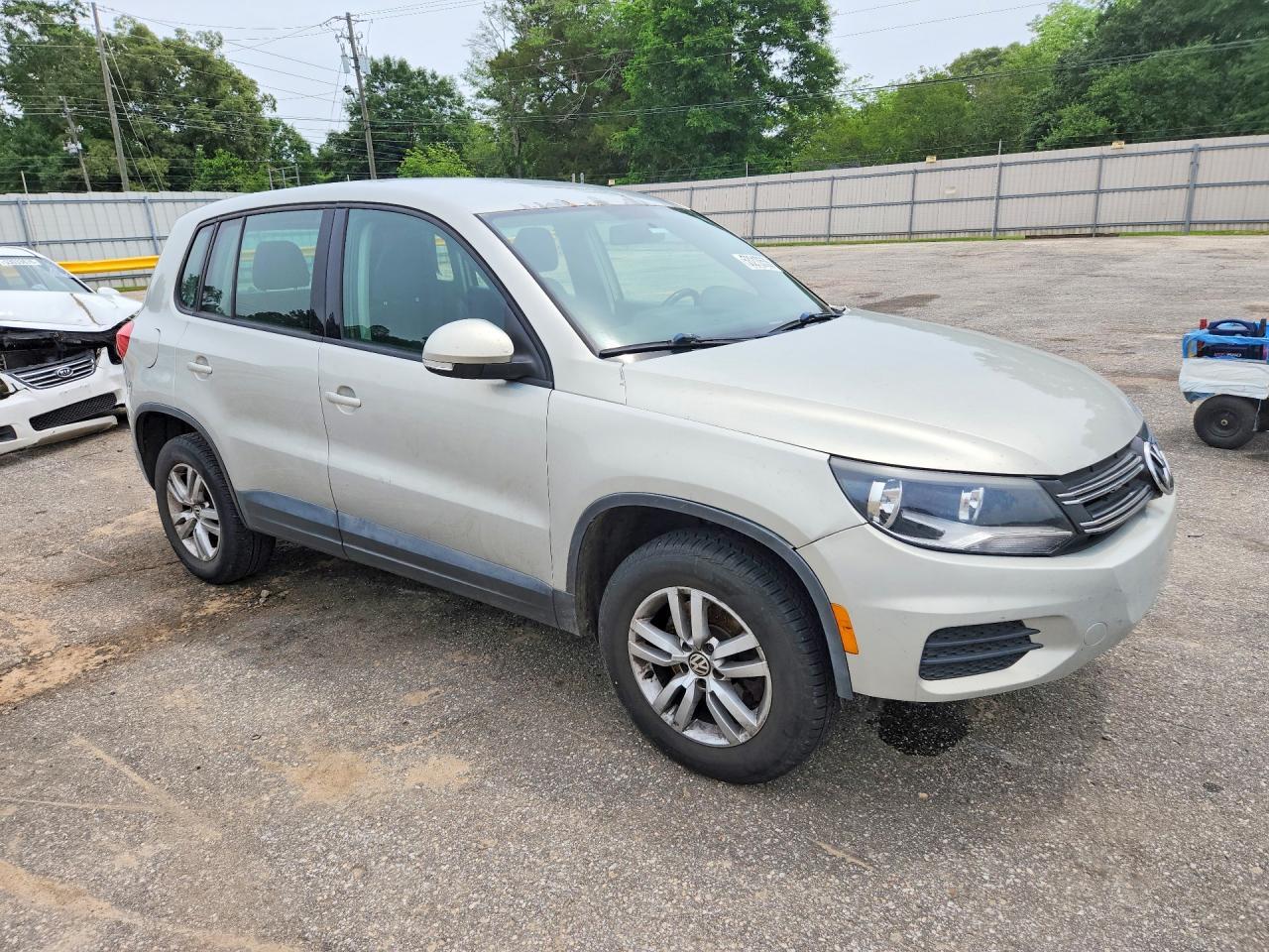 2014 Volkswagen Tiguan S - Фото 4