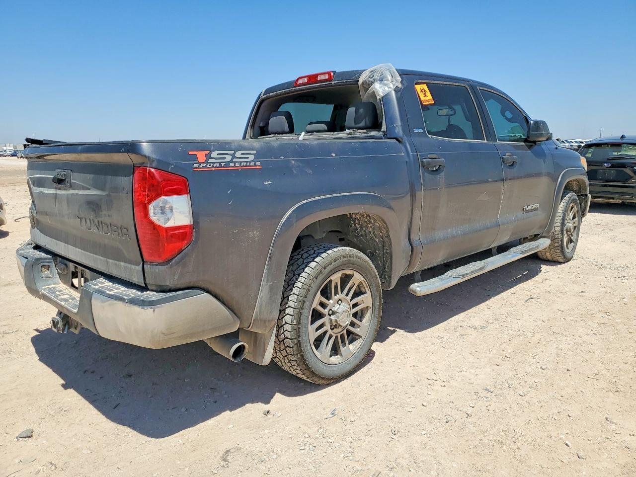 2016 Toyota Tundra Crewmax Sr5 - Image 3