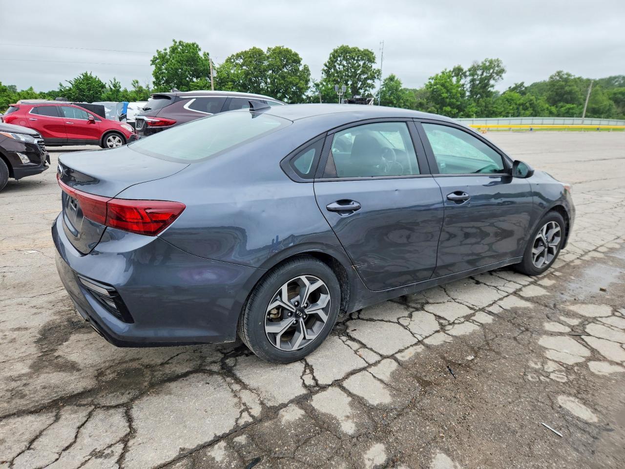 2020 Kia Forte Lxs - Фото 3