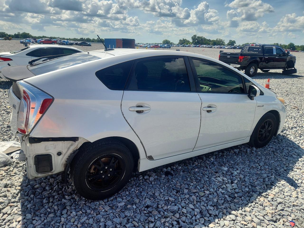 2012 Toyota Prius Three - Фото 3