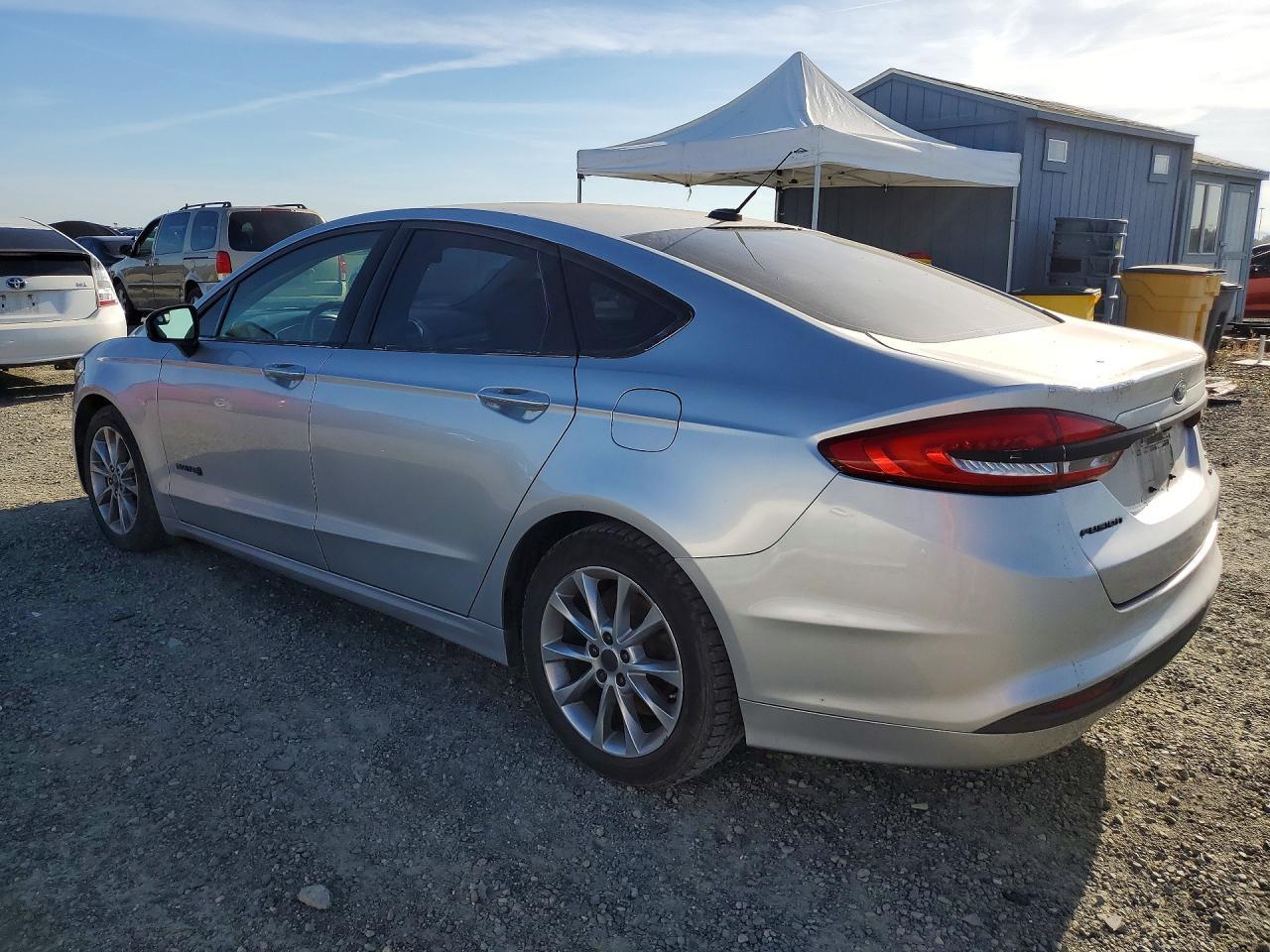 2017 Ford Fusion Se Hybrid - Фото 2
