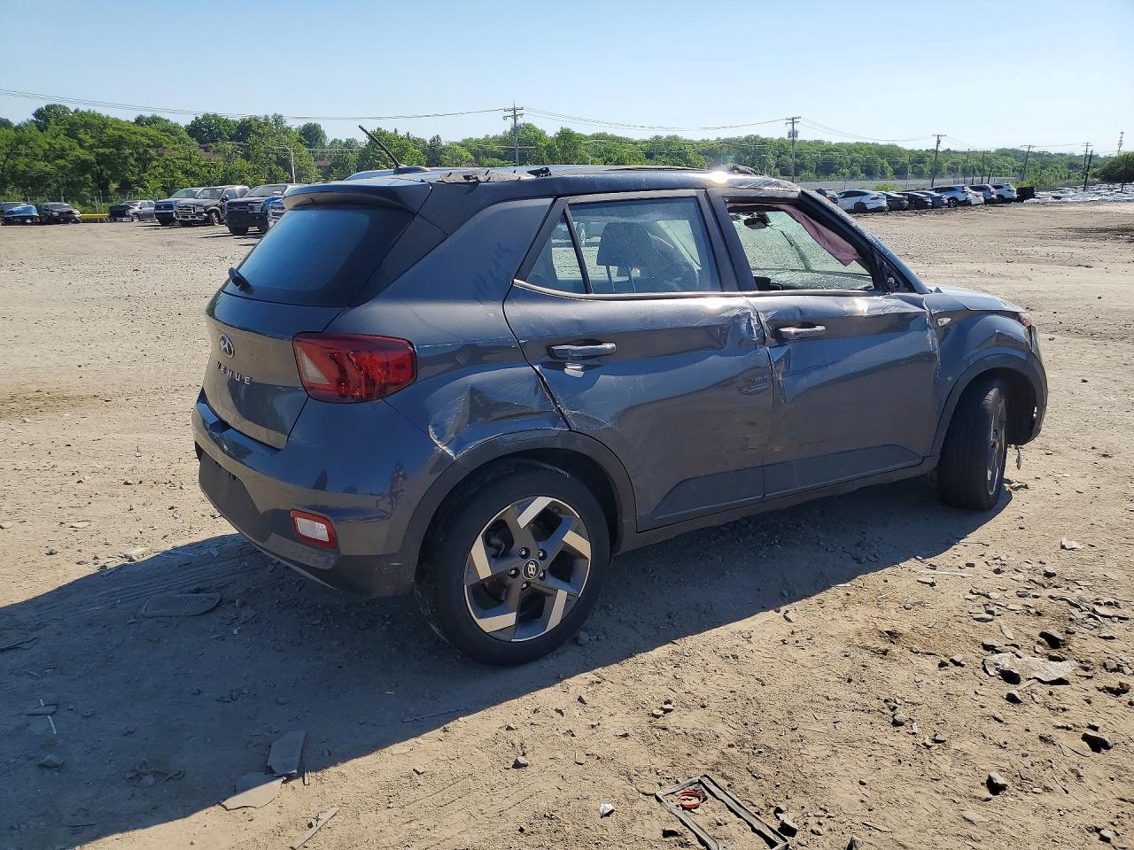 2023 Hyundai Venue Limited - Фото 3