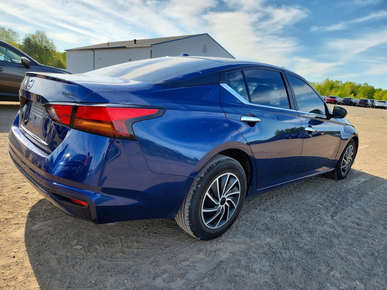 2020 Nissan Altima S - Фото 3