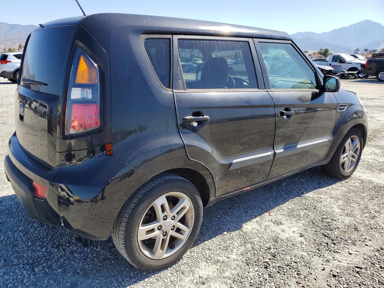 2011 Kia Soul + - Фото 3