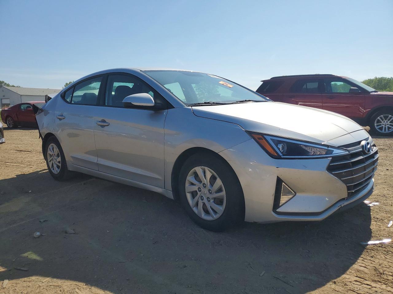 2019 Hyundai Elantra Se - Image 4