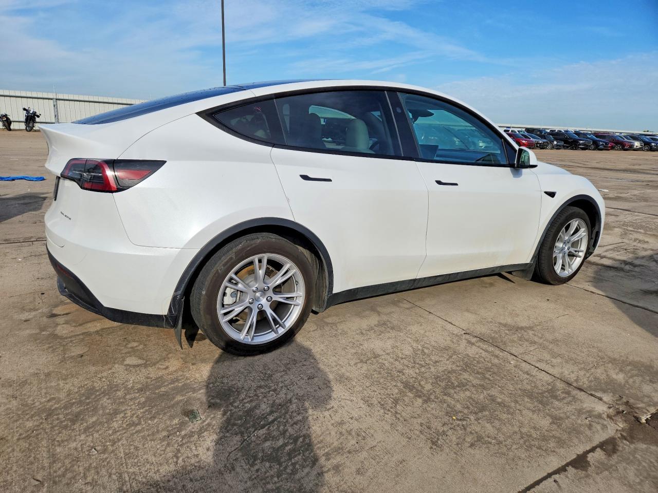 2023 Tesla Model Y - Image 3