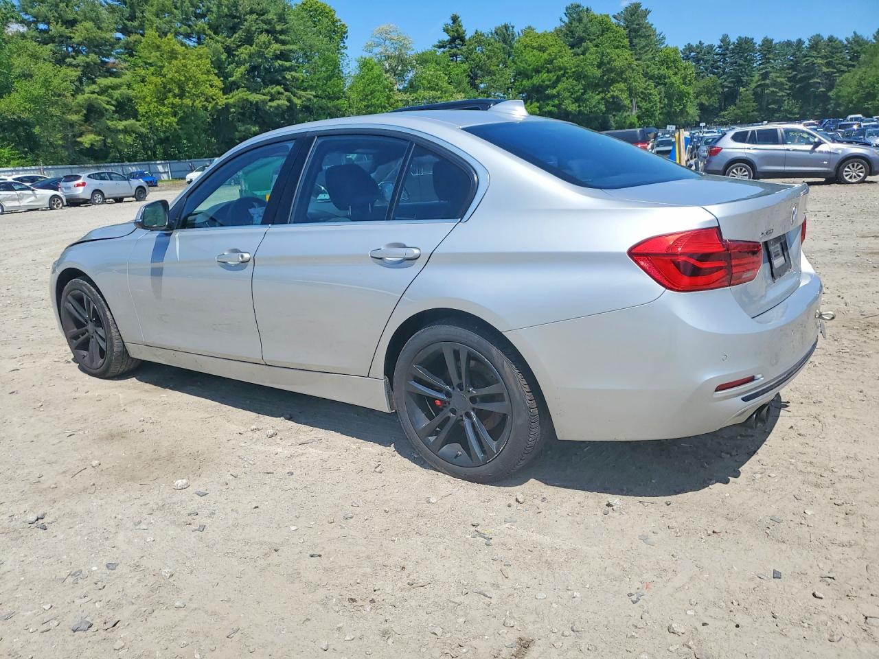 2018 BMW 330 Xi - Image 2