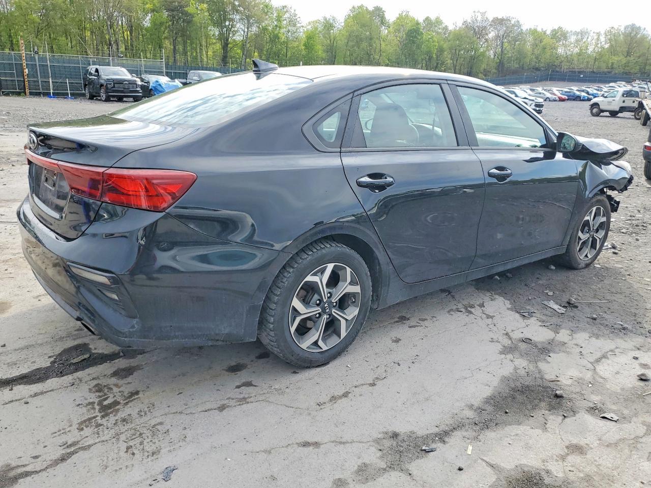 2019 Kia Forte Lxs - Фото 3