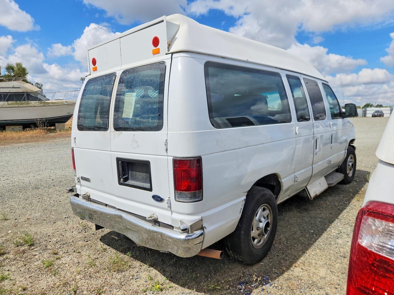 2008 Ford Econoline Cargo E-15 - Фото 3