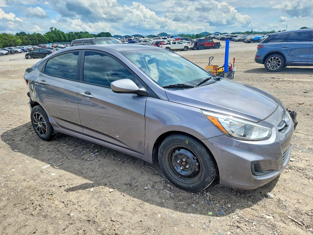 2016 Hyundai Accent - Фото 4